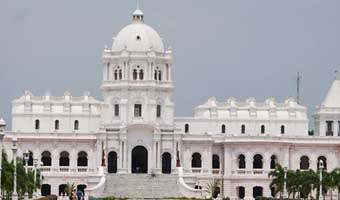 আমরা কবিতার জন্য ইম্ফল গিয়েছিলাম